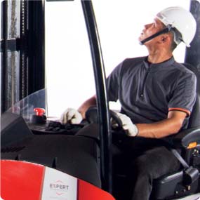 Reach truck product019